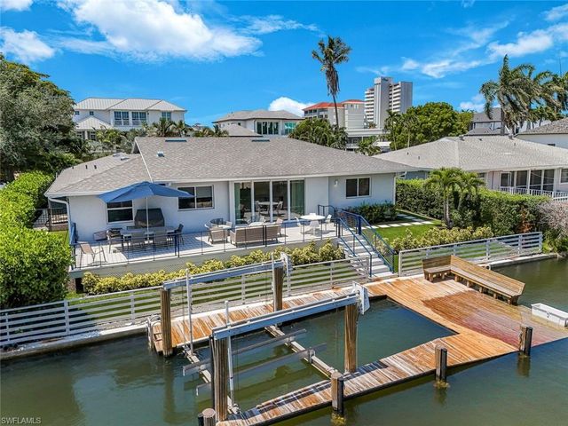 151 BAYVIEW AVE, Naples, FL 34108