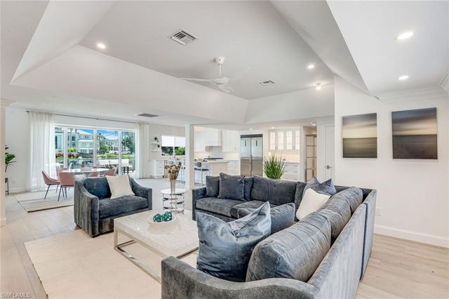 151 BAYVIEW AVE, Naples, FL 34108