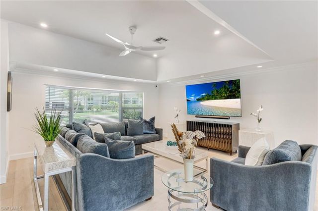 151 BAYVIEW AVE, Naples, FL 34108