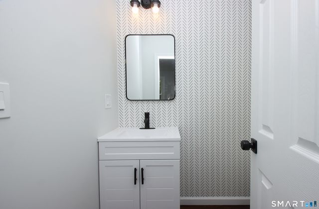 217 Ledgeside Avenue, Waterbury, CT 06708