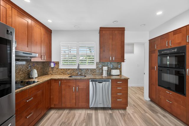 850 W Camino Real, Boca Raton, FL 33486