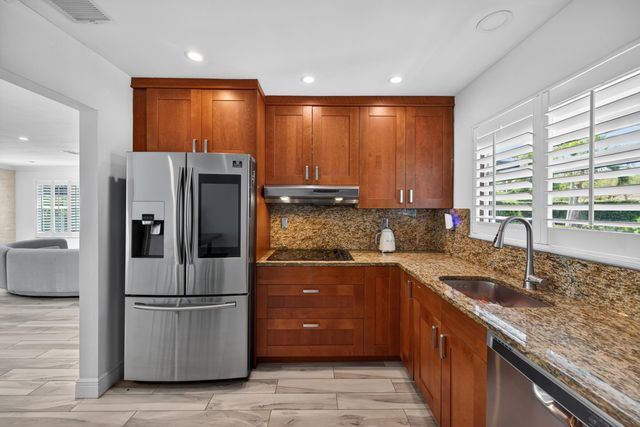 850 W Camino Real, Boca Raton, FL 33486