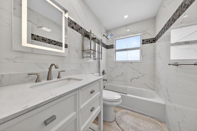 850 W Camino Real, Boca Raton, FL 33486