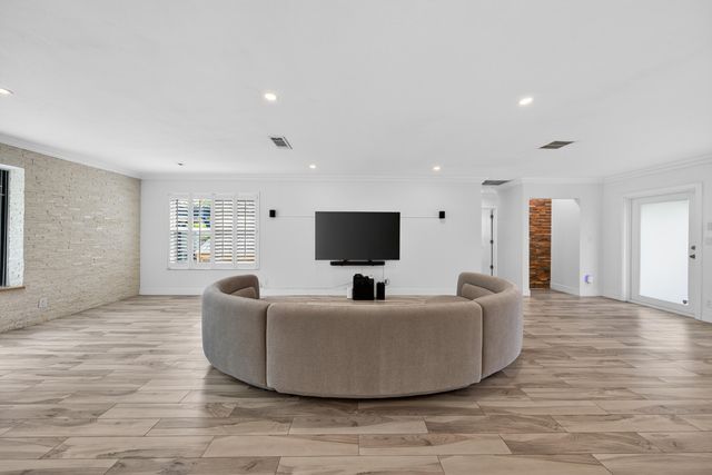 850 W Camino Real, Boca Raton, FL 33486