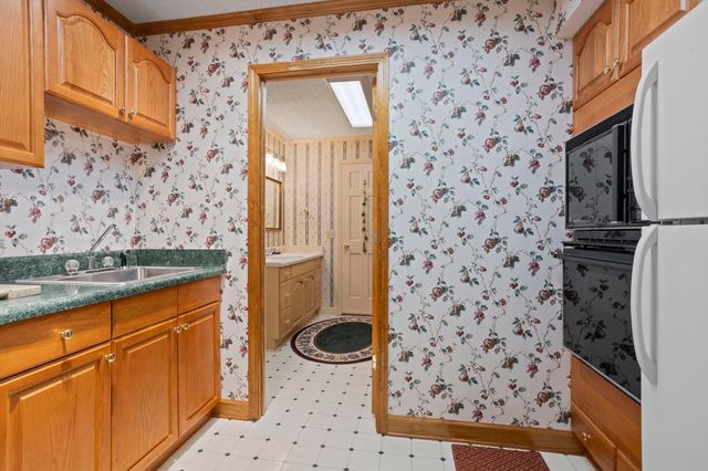 1228 Shadowood Drive, Spartanburg, SC 29301