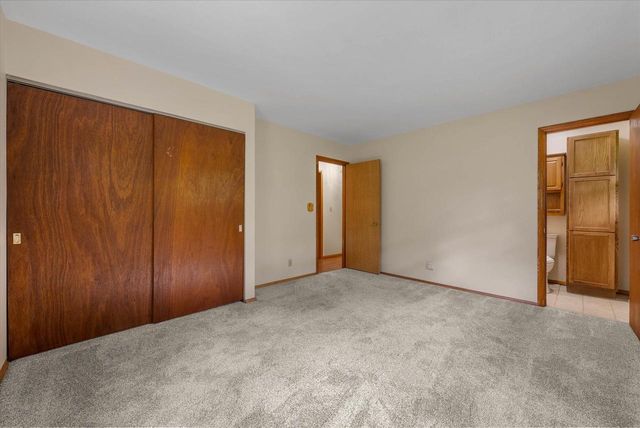 W235N6442 Outer Circle DRIVE, Sussex, WI 53089
