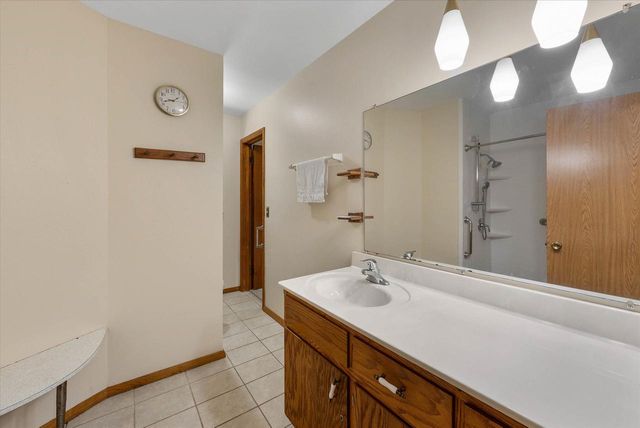 W235N6442 Outer Circle DRIVE, Sussex, WI 53089