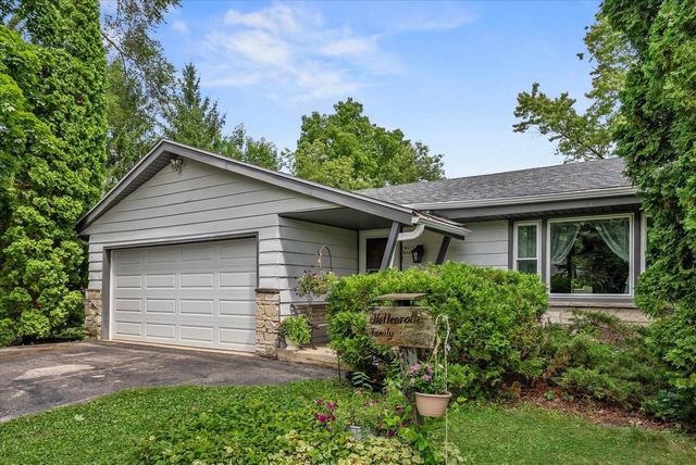 W235N6442 Outer Circle DRIVE, Sussex, WI 53089