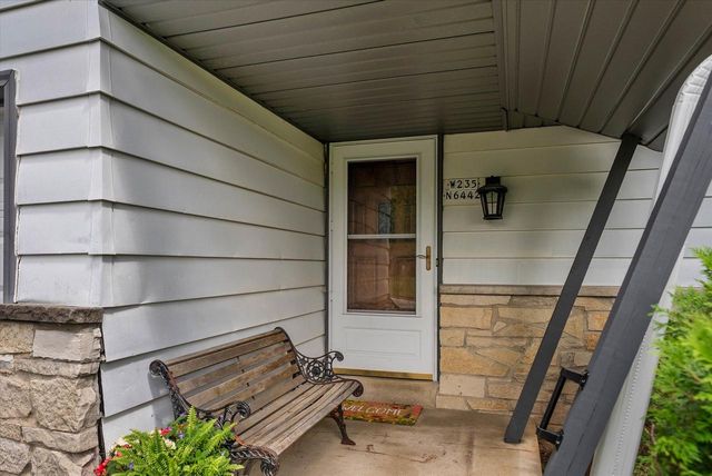 W235N6442 Outer Circle DRIVE, Sussex, WI 53089