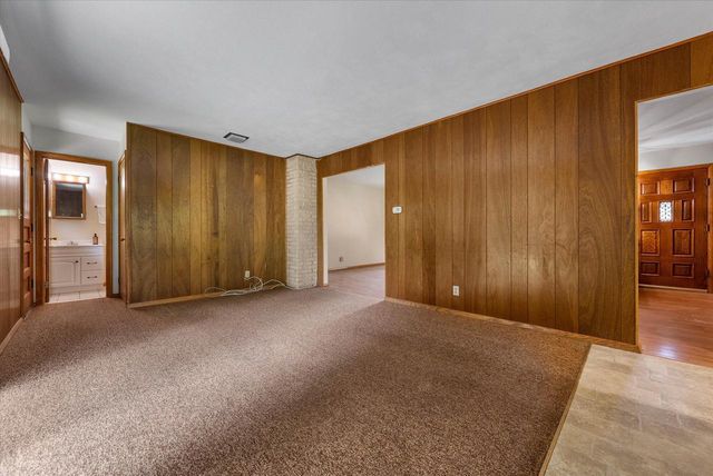 W235N6442 Outer Circle DRIVE, Sussex, WI 53089