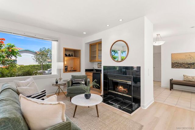 7802 Prospect Place, La Jolla, CA 92037