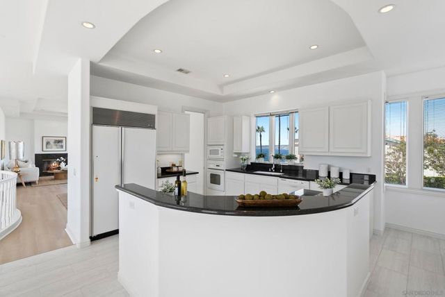 7802 Prospect Place, La Jolla, CA 92037