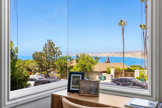 7802 Prospect Place, La Jolla, CA 92037