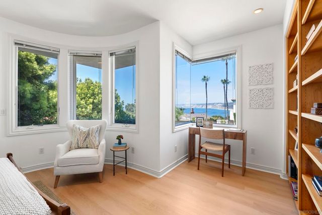 7802 Prospect Place, La Jolla, CA 92037