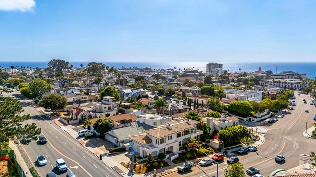 7802 Prospect Place, La Jolla, CA 92037