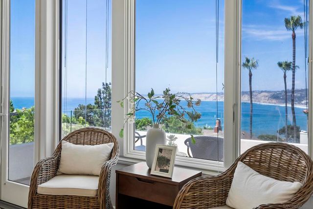 7802 Prospect Place, La Jolla, CA 92037