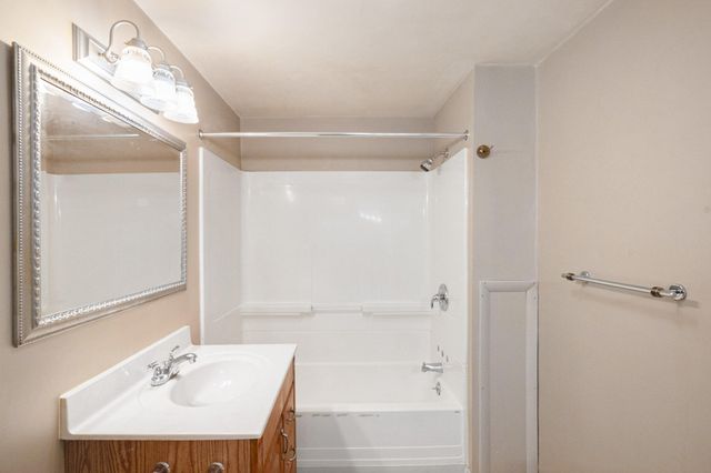 1346 Eureka Street, Lansing, MI 48912