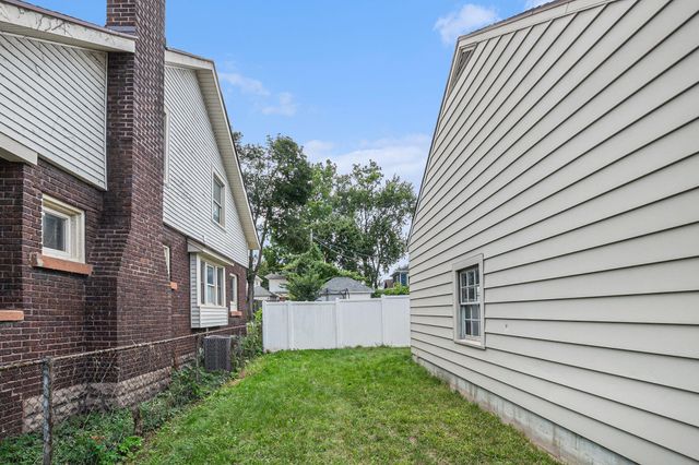 1346 Eureka Street, Lansing, MI 48912