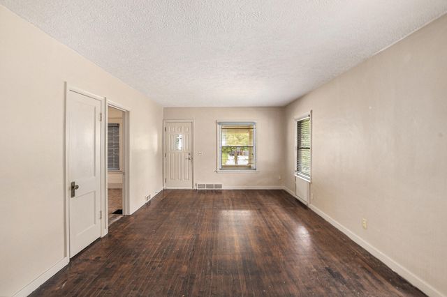 1346 Eureka Street, Lansing, MI 48912