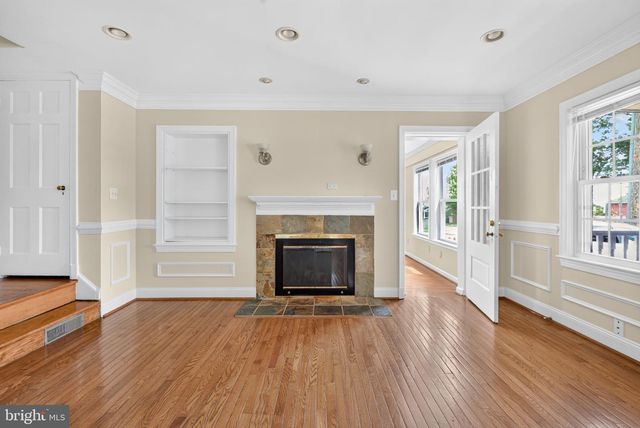 4705 22ND ST N, Arlington, VA 22207