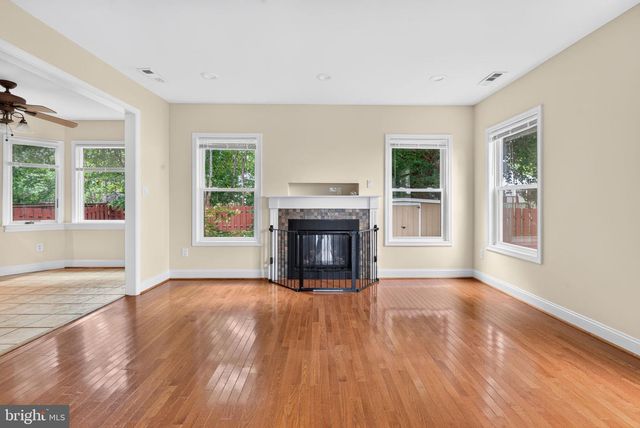 4705 22ND ST N, Arlington, VA 22207