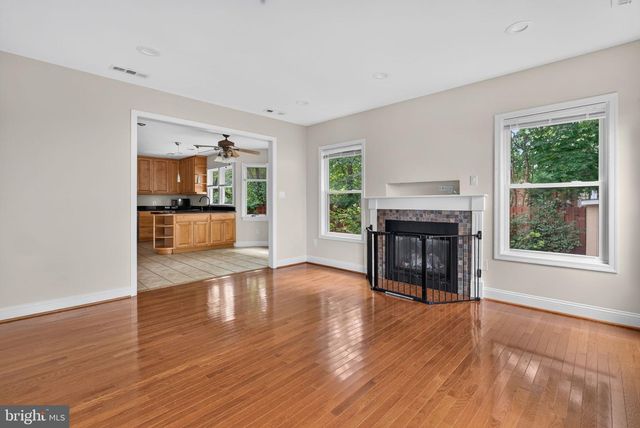 4705 22ND ST N, Arlington, VA 22207