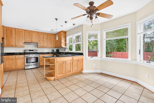 4705 22ND ST N, Arlington, VA 22207