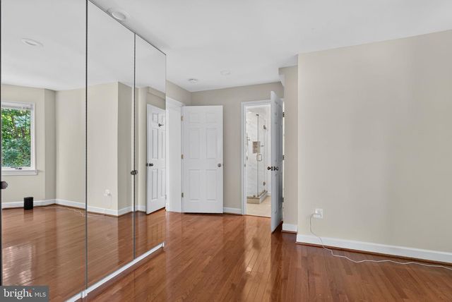 4705 22ND ST N, Arlington, VA 22207