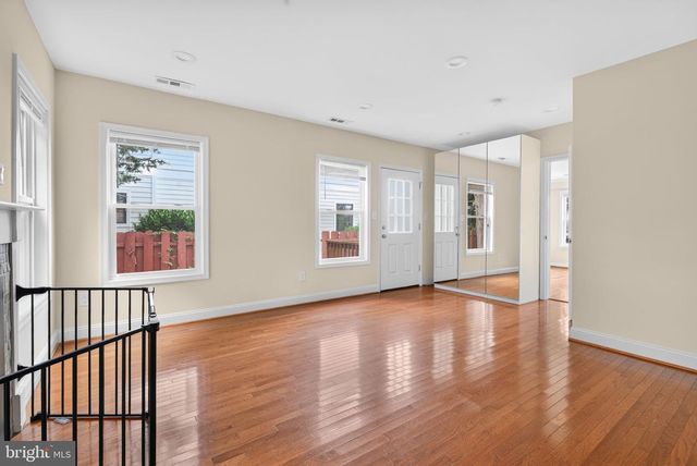 4705 22ND ST N, Arlington, VA 22207