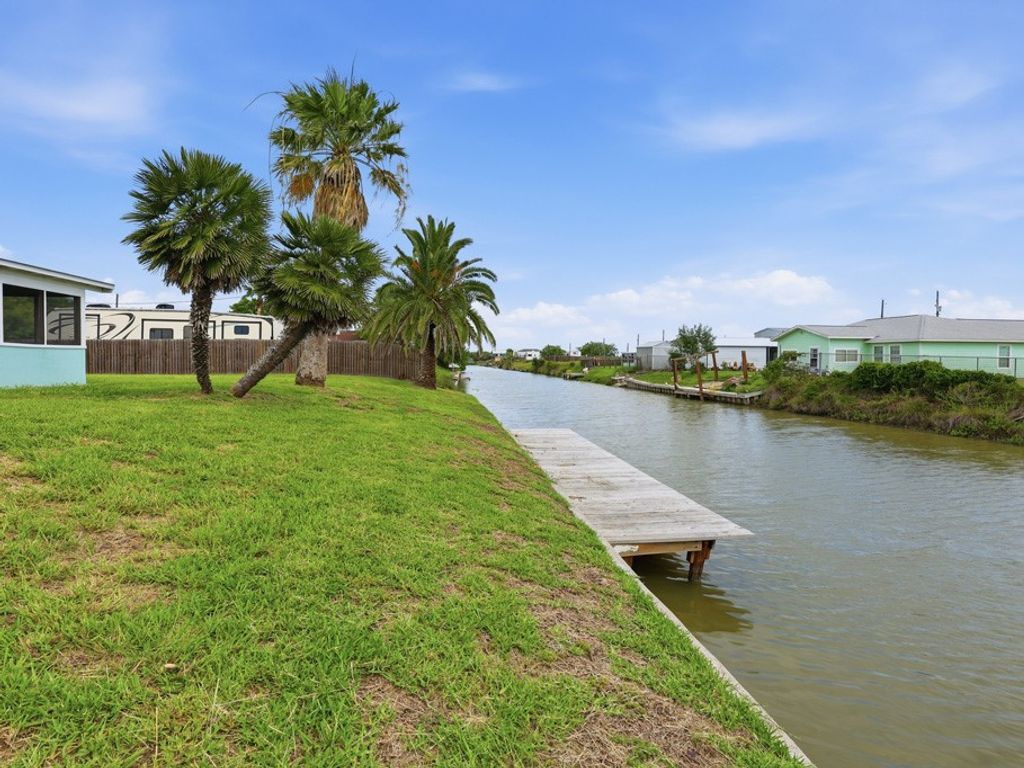 217 W Pompano, Rockport, TX 78382 — photo 2