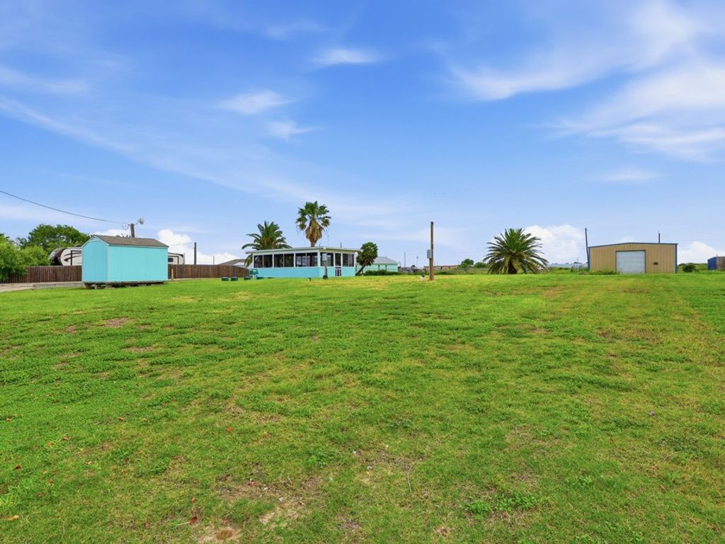217 W Pompano, Rockport, TX 78382 — photo 4