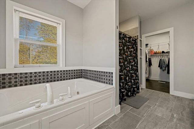 212 Winding Lane, Seneca, SC 29672