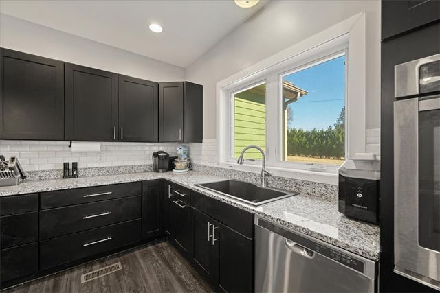 212 Winding Lane, Seneca, SC 29672