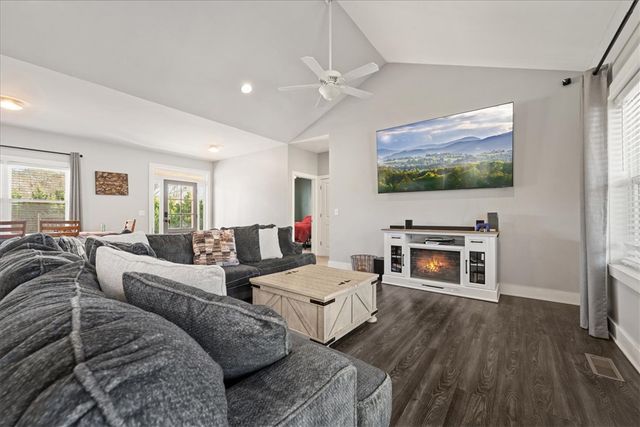 212 Winding Lane, Seneca, SC 29672