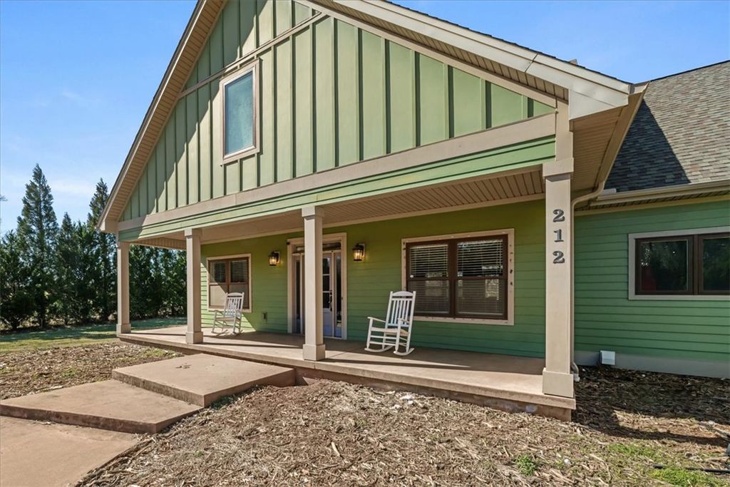 212 Winding Lane, Seneca, SC 29672