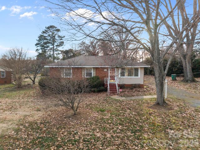 400 Sharview Circle, Charlotte, NC 28217