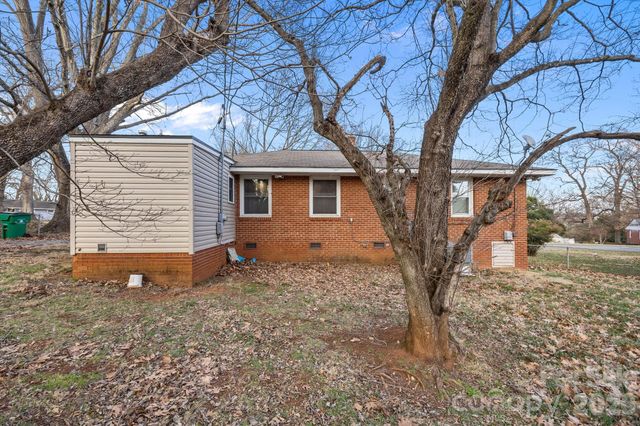 400 Sharview Circle, Charlotte, NC 28217