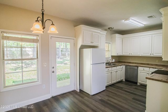 441 Silver Drive, Pearl, MS 39208
