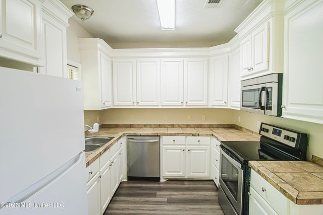 441 Silver Drive, Pearl, MS 39208