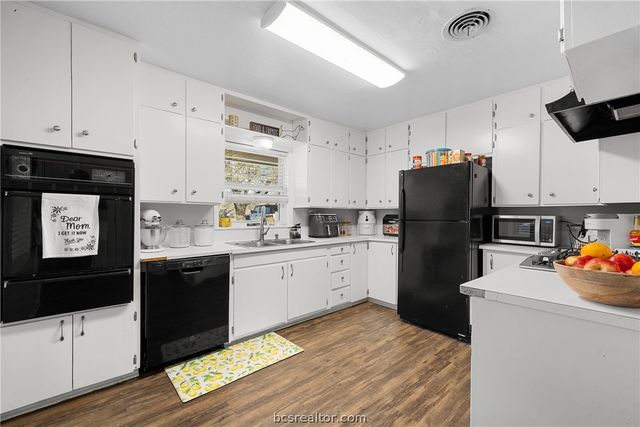 1214 Munson Avenue, College Station, TX 77840