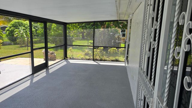 118 CAMBRIDGE Lane, Royal Palm Beach, FL 33411