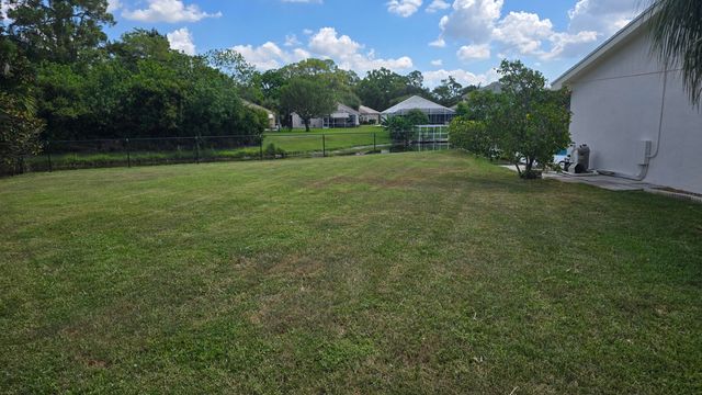 118 CAMBRIDGE Lane, Royal Palm Beach, FL 33411