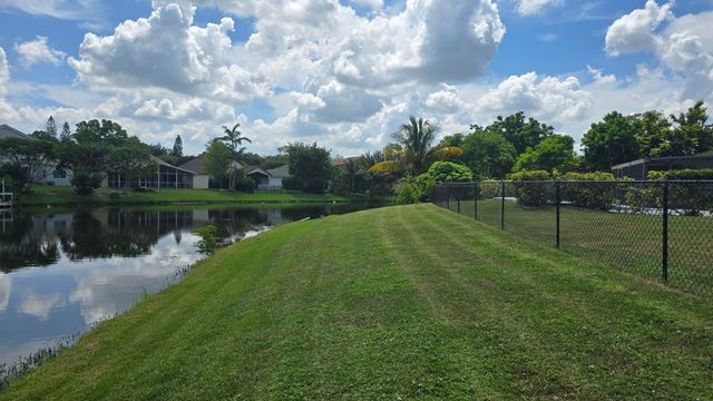 118 CAMBRIDGE Lane, Royal Palm Beach, FL 33411