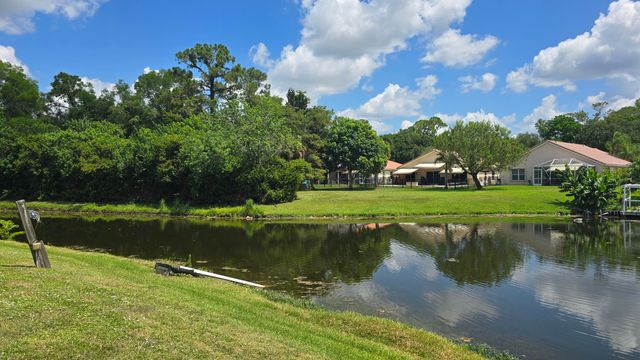 118 CAMBRIDGE Lane, Royal Palm Beach, FL 33411