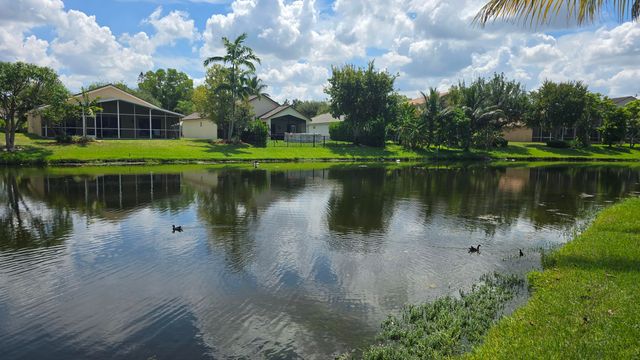 118 CAMBRIDGE Lane, Royal Palm Beach, FL 33411