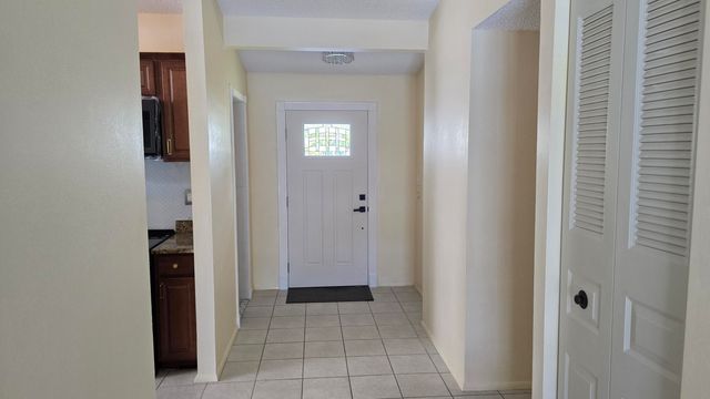 118 CAMBRIDGE Lane, Royal Palm Beach, FL 33411