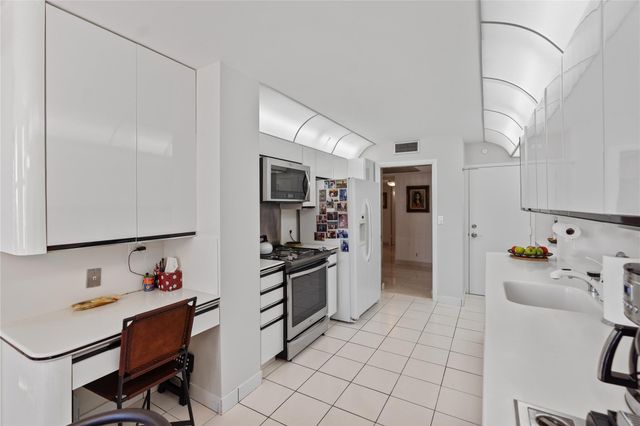 1920 S Ocean Drive 11B, Hallandale Beach, FL 33009