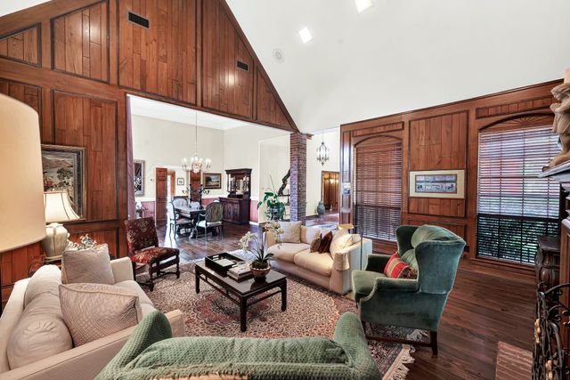 4824 Briargrove Lane, Dallas, TX 75287