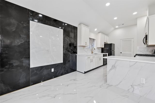 10703 White Bridge Lane, Sugar Land, TX 77498