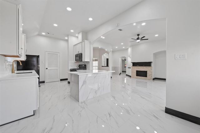 10703 White Bridge Lane, Sugar Land, TX 77498